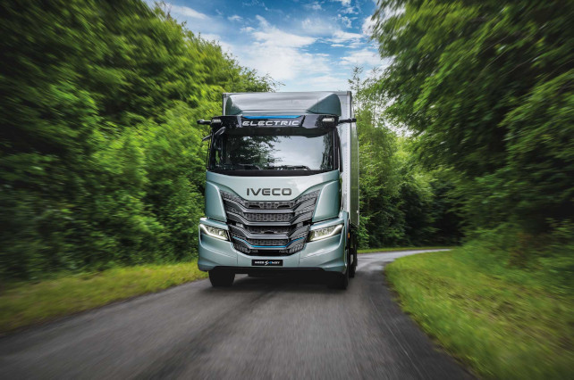 IVECO e Busi Group presentano a Ecomondo il nuovo IVECO S-eWay